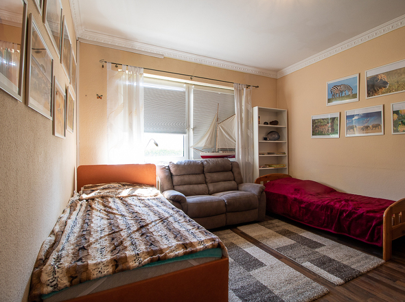 Wohnung-Erdgeschoss: Zimmer