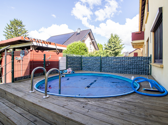 Wohnung-Erdgeschoss: Poolbereich