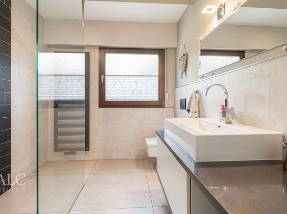 Badezimmer EG