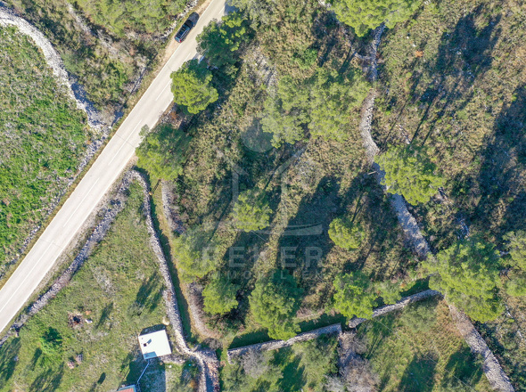 Baugrundstück in ruhiger Lage nahe Šibenik