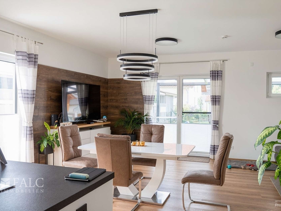 Wohn- und Essbereich mit Terrassenzugang
