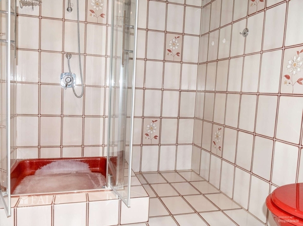 OG: Separate Dusche/WC