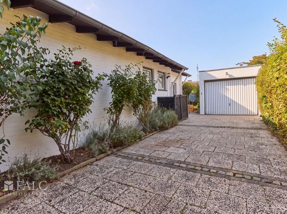 Auffahrt Garage 