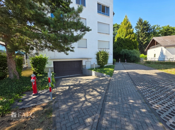Zufahrt zur Garage