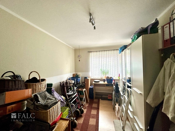 Zimmer wird derzeit als Abstellraum genutzt