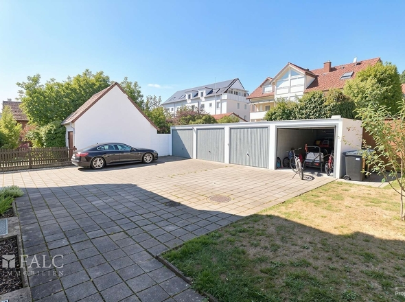 Hof+Garage - (KI generiert)