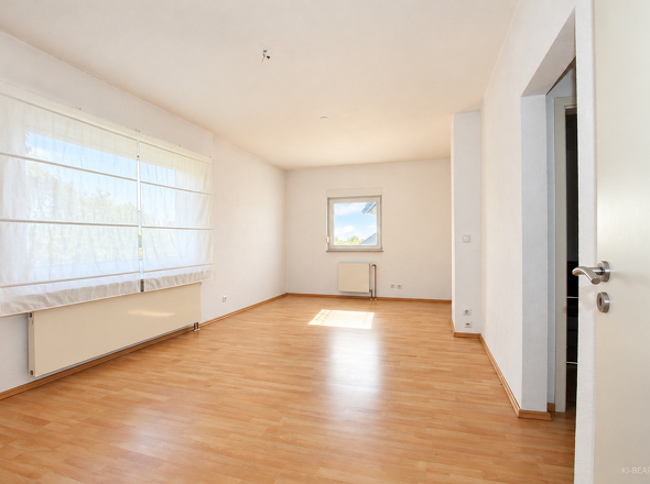 Wohnbereich mit großer Fensterfront