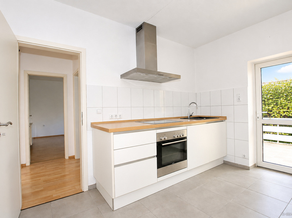 Einbauküche mit Terrassenzugang