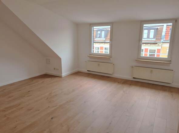 großzügges Wohnzimmer